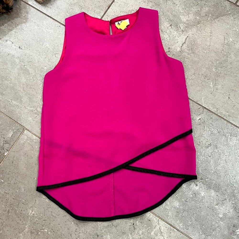 Mia girls fuchsia top, black trip, girls size M